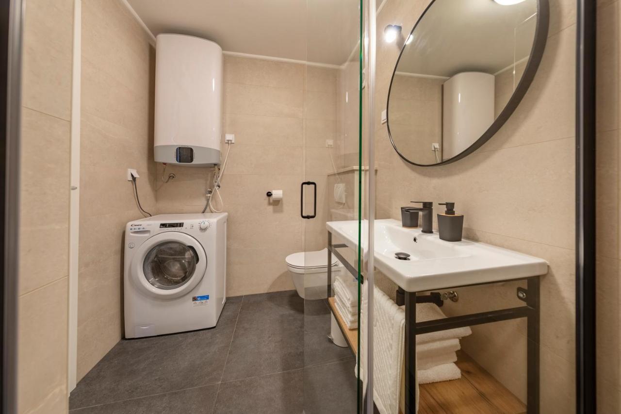 Fani With Free Private Parking Apartment *