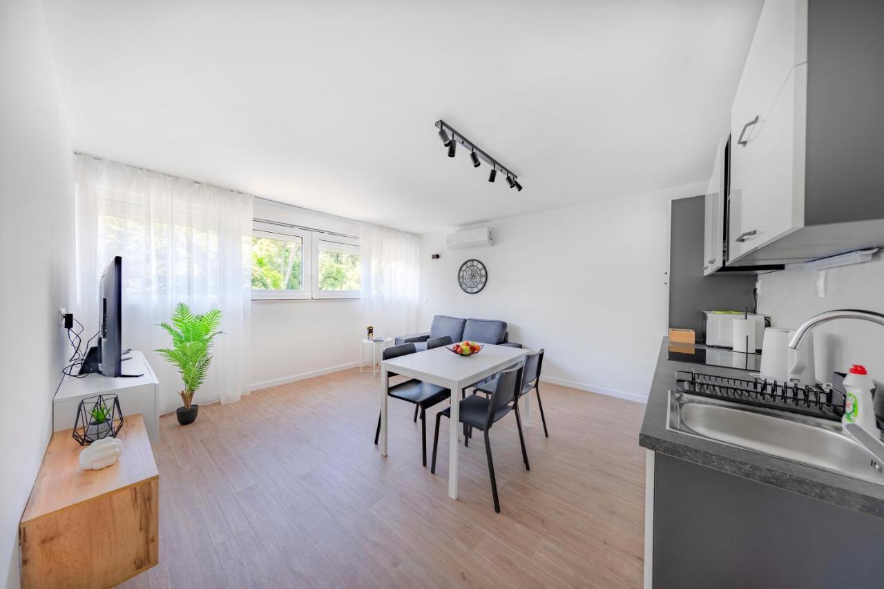 Fani With Free Private Parking Apartament